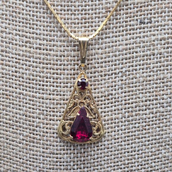 Gold Tone Vintage Pendant Necklace Serpentine Chain 18" Red Teardrop Crystal - Picture 3 of 7